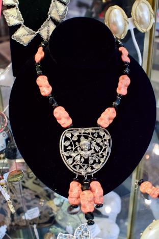 Venetian coral glass necklace