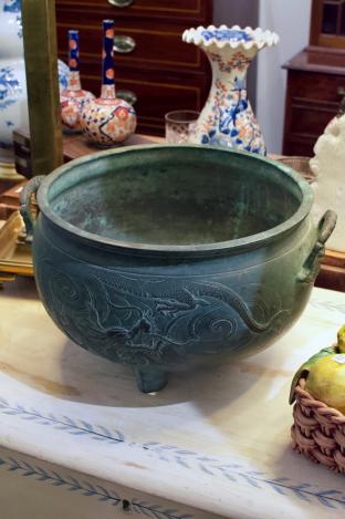 Antique bronze Asian dragon bowl