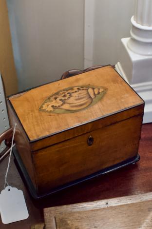 Inlaid nautilus shell tea caddy