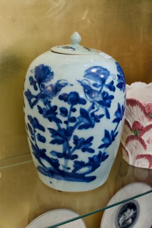 Blue & white antique melon jar