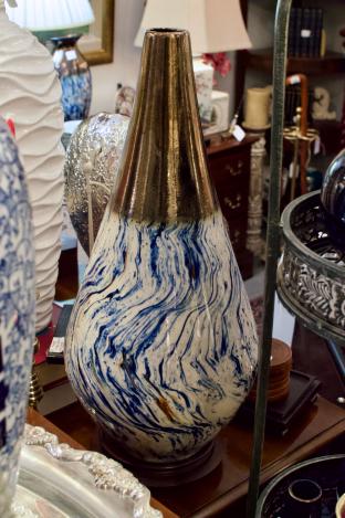 Chelsea House blue / splash vase