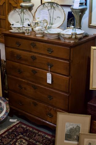 18th Century mahogany & poplar 5 drawer chest