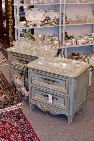 Pair of Dixie French Provincial end tables / night stands