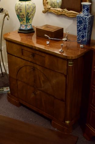 Biedermeier console dresser