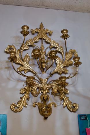 Vintage Italian tole ornate sconce