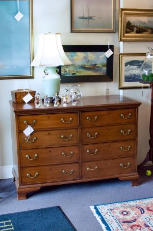 English antique 8 drawer dresser