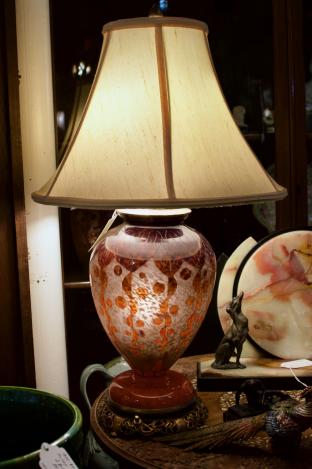 Early 20th Century Le Verre Francais France cameo glass lamp
