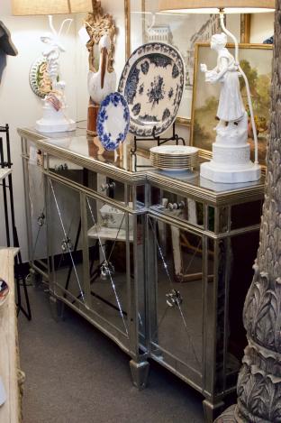 Mirrored console
