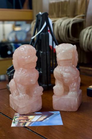 Pair of quartz foo dogs