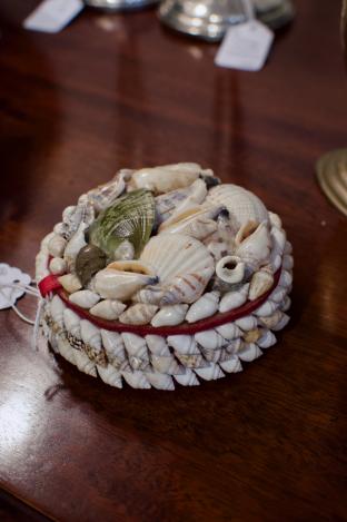 Shell box