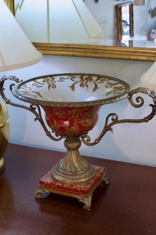 Red center bowl on ormolu stand