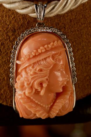 18K gold carved coral w/ diamonds necklace
