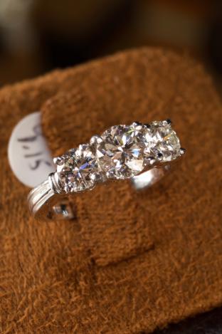 3 stone diamond ring