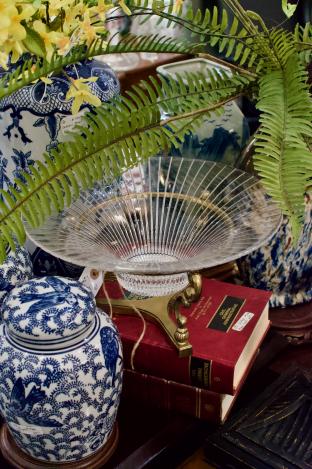 Brass stand & glass center bowl