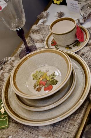 8 place settings - Thanksgiving harvest