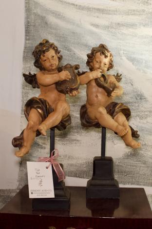 Pair of fat cherubs