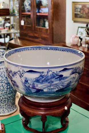 Large blue & white chinoiserie bowl