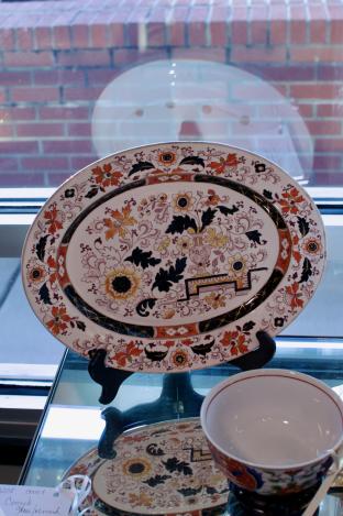 Ashworth-Mason’s old Japan 13 1/2” platter