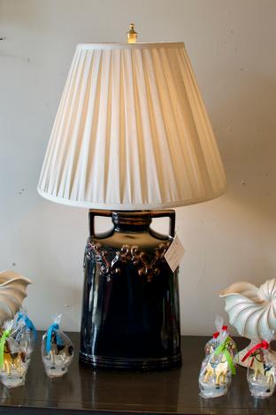 Black / cream lamp