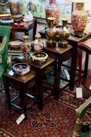 Set of Chinese nesting tables