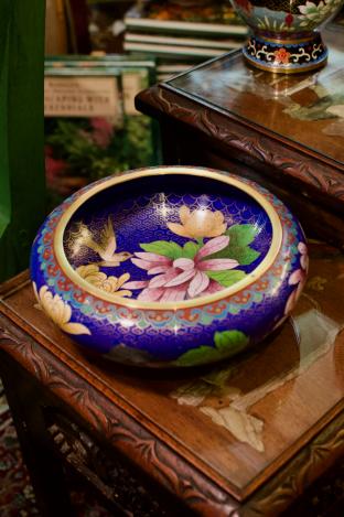 Dark blue cloisonne bowl w/ bird