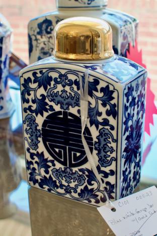 Blue & white ginger jar w/ gold lid