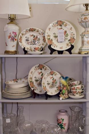 Wedgwood China “Eastern Flowers” dinner service for 8