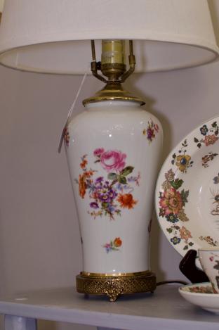 Pair of floral porcelain lamps white / multi w/ filigree base