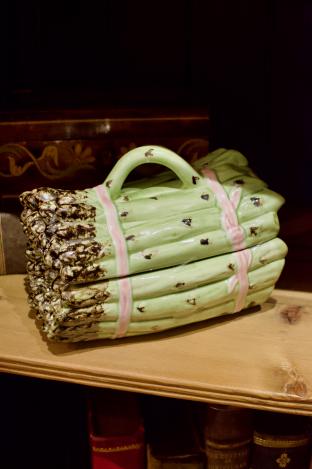 Asparagus lidded dish - Portugal