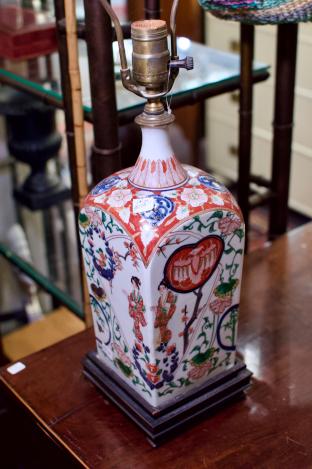 Vintage Japanese square vase table lamp