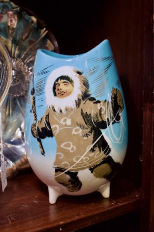 Footed vase