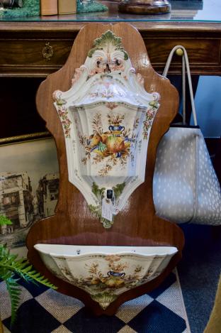 Vintage Italian lavabo