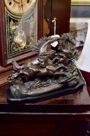 Three galloping horses, heavy metal sculpture decor