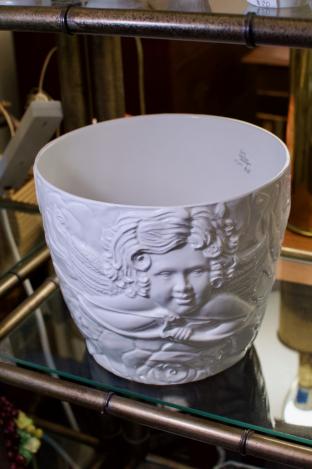 Cherub cachepot