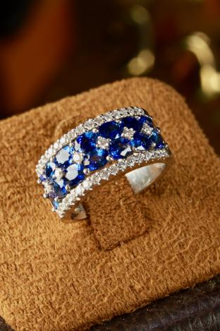 Sapphire & diamond band