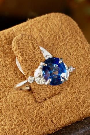 14K sapphire & diamond ring