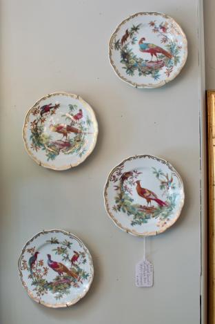 Set of 4 decorative Mottahedeh bird plates w/ hangers