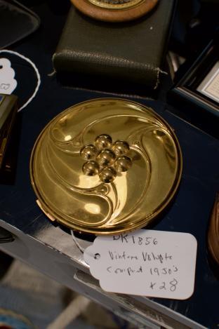 Vintage Volupte compact - 1950’s