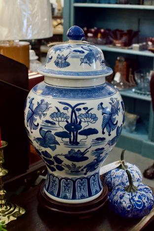 Botanical ginger jar