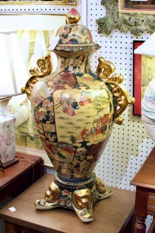 Very large temple jar w/ lid