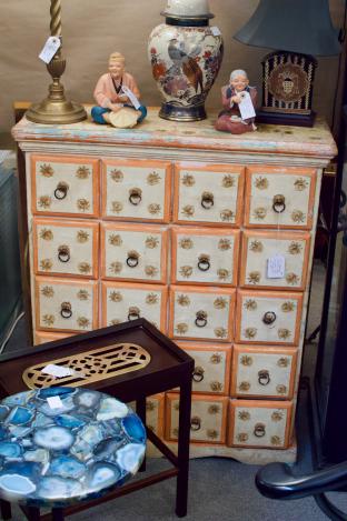 20 drawer apothecary chest