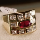 18K yellow gold ring w/ diamonds & ruby