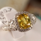 18K gold ring w/ 1.86 CT cushion cut yellow sapphire