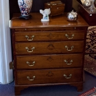 4 drawer chest w/ pull out shelf