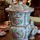 Rose Medallion urn w/ lid