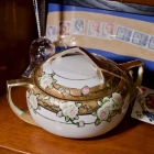 Gold trimmed bowl w/ lid