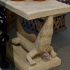 Alligator table