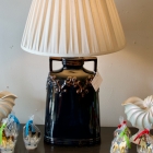 Black / cream lamp