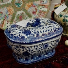 Blue & white covered tureen