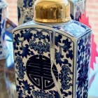 Blue & white ginger jar w/ gold lid